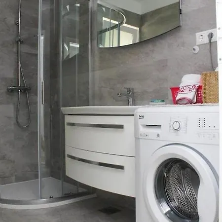 Apartment With A Parking Space Kastel Kambelovac, - 21372 *