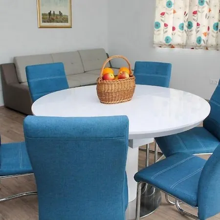 With A Parking Space Kastel Kambelovac, - 21372 Apartment *