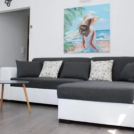 With A Parking Space Kastel Kambelovac, - 21372 Apartment *