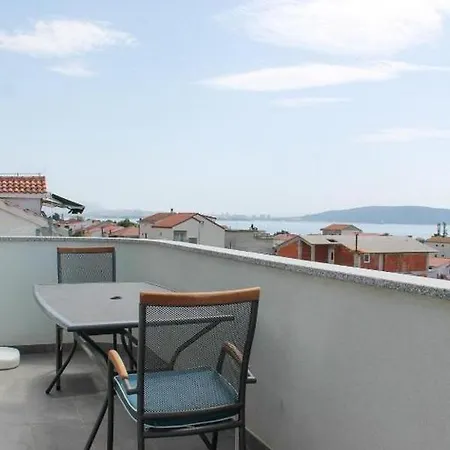 With A Parking Space Kastel Kambelovac, - 21372 Apartment *