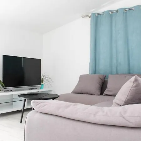 With A Parking Space Kastel Kambelovac, - 21372 Apartment Kastela