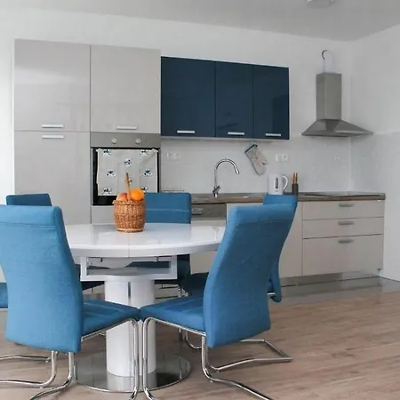 With A Parking Space Kastel Kambelovac, - 21372 Apartment