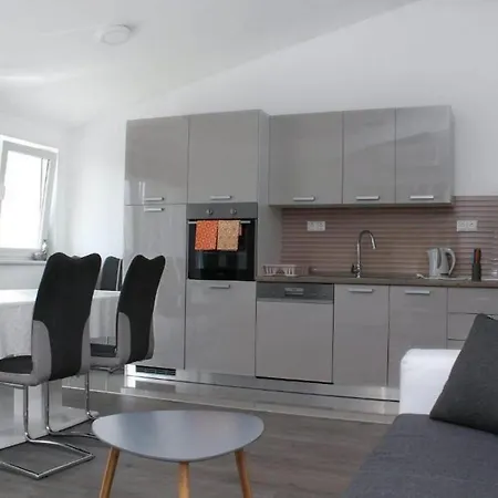 Apartment With A Parking Space Kastel Kambelovac, - 21372